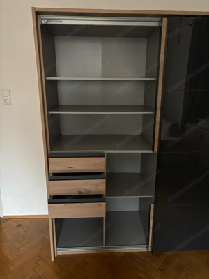 Kleiderschrank Bild 2