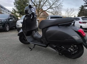 Vespa GTS 300 Super Sport Bild 2