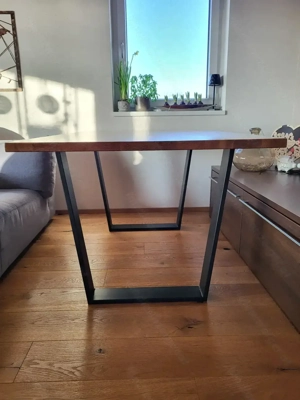 Massivholztisch  Bild 2