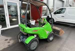 Avant Tecno 220 Hoflader Radlader mit Schaufel und Palettengabel Bild 2