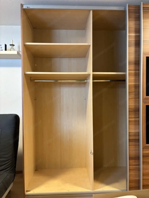 Kleiderschrank  Bild 2