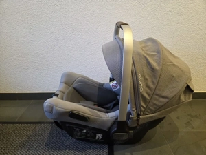 Nuna Babyschale mit isofix Station  Bild 2