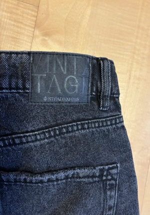 Dunkle Damen Jeans von Stradivarius Bild 4