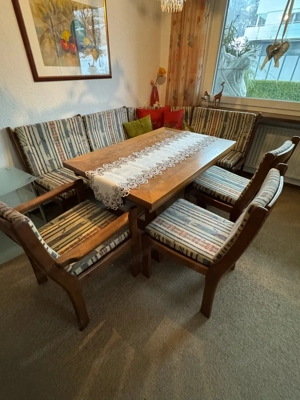 Eckbank mit Tisch und 3 Stühlen Bild 2