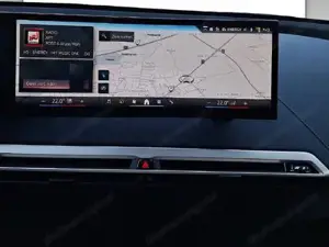 BMW iX xDrive50 xDrive50 Sportpaket // Head-Up // H+K HiFi Bild 8