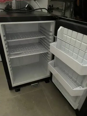 Mini Kühlschrank 40 L schwarz Bild 2