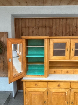 alter Küchenschrank Bild 4