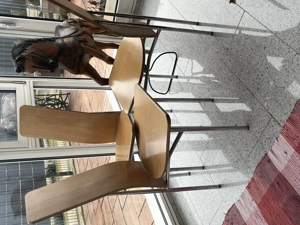 3 Holzstühle auf Edelstahl 