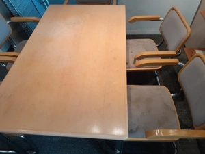 Tisch mit 5 Stühlen Bild 2