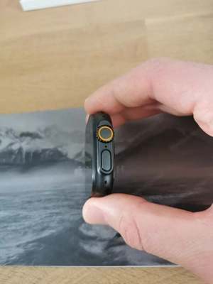 Apple Watch Ultra 3, 49mm, Black Ocean Band Bild 9