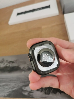 Apple Watch Ultra 3, 49mm, Black Ocean Band Bild 7