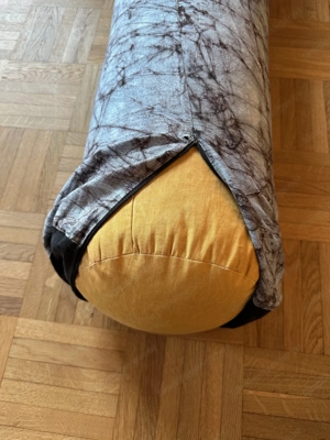 Orthopädische Rückenrolle   Wirbelsäulenrolle - Naturfüllung - Therapierolle Bild 6