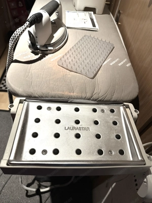 Laurastar Bügelstation Bügelbrett Wäschekorb ab 2  Bild 10