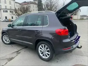 Volkswagen Tiguan LOUNGE Sport mit AHK 1,4 l TSI (125 PS) 6-Gang Bild 7
