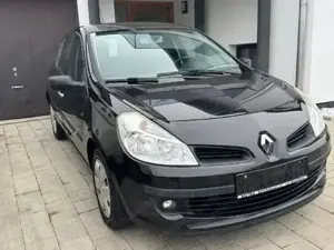 Renault Clio Bild 2
