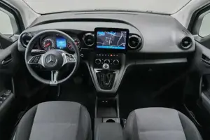 Mercedes-Benz T 160 d Standard PDC Navi KAM KlimaA LM SpurH Bild 6