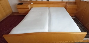 Massives Doppelbett zu verschenken 