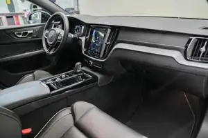 Volvo V60 Recharge R-Design, T6 Plug-in Hybrid W-Paket Bild 7