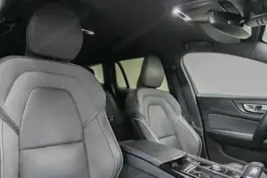 Volvo V60 Recharge R-Design, T6 Plug-in Hybrid W-Paket Bild 8