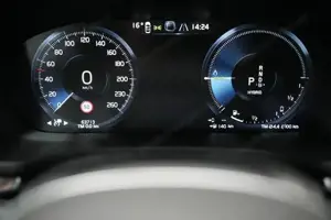 Volvo V60 Recharge R-Design, T6 Plug-in Hybrid W-Paket Bild 4