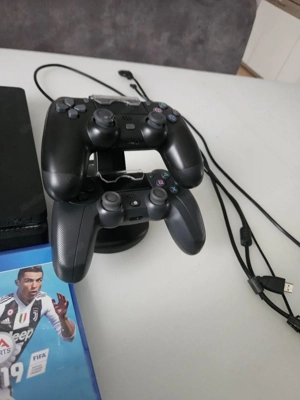 PS4 mit 3 Spiele Bild 2