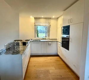 Küche vom Tischler mit Naturstein