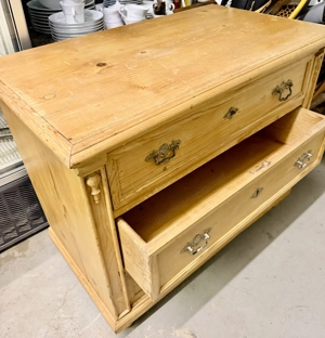 Antike Kommode  Bild 3