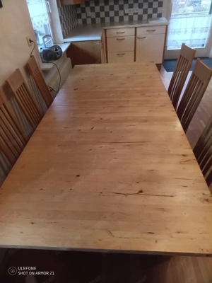 Tisch und Stühle  Bild 4