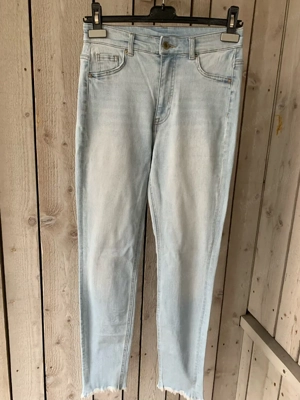 Damenmode: CK, Levi's, Marc O'Polo, H&M, Bild 5