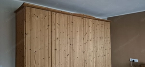 Kleiderschrank Bild 2