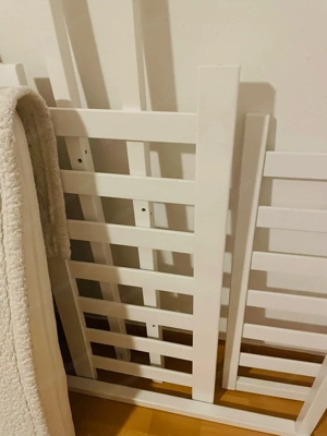 Top Preis! Wunderschönes sehr gut erhaltenes Bett Hausbett inkl Rausfallschutz und Matratze Bild 2