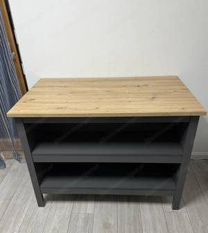 Küche inklusive Geräte, Apothekerschrank und Insel Bild 4