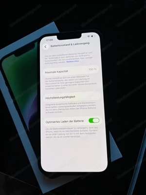 iPhone 14 in Midnight Bild 4