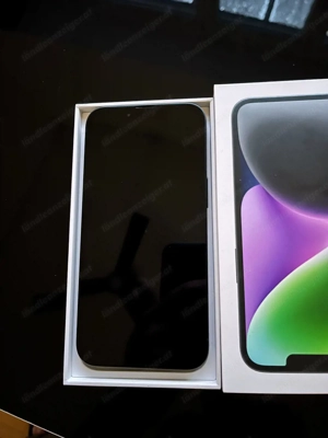 iPhone 14 in Midnight Bild 2