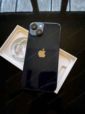 iPhone 14 in Midnight Bild 3