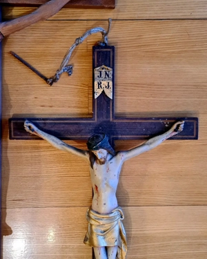 Kruzifixe geschnitzt  Bild 2