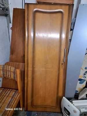 Kleiderschrank Vollholz Bild 2