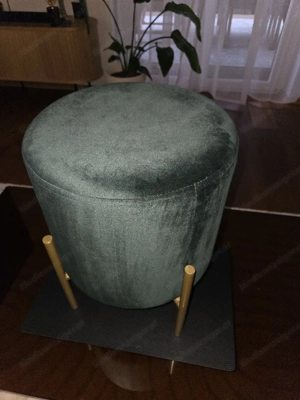 Eleganter Hocker   Pouf von Conforama   Grün mit goldenen Beinen    Bild 3