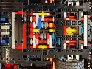 Lego Technik Ferrari Daytona SP3 Bild 4