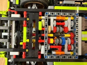 LEGO Technic Lamborghini Sián 42115 Bild 3