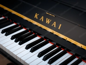 Sehr schönes Kawai Klavier, in schwarz poliert, 5 Jahre Garantie! Kostenlose Lieferung (*) Bild 3