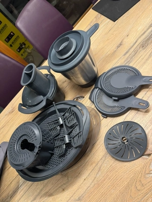 Thermomix TM6 mit viel Zubehör  Bild 3