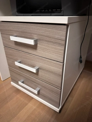 Schreibtisch inkl. Rollkasten und Stuhl Bild 6