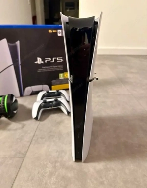 PlayStation 5 neuwertig + 2 controller + Headset + FIFA25 Bild 3