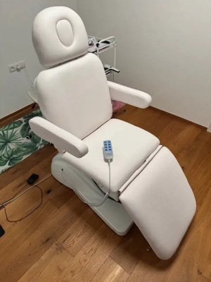 Kosmetikstuhl elektrisch verstellbar mit 3 Zylinder WIE NEU!