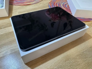 iPad Air 5. Gen 64GB, Wi-Fi, 10,9 Zoll - Space Grau - 94% Bild 4