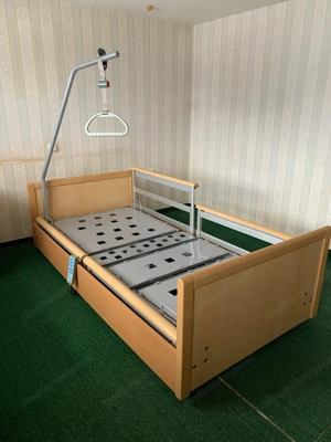 Multifunktionales Pflegebett von Wissner Bosserhoff, elektrisch bedienbar Bild 2
