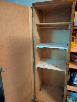 Massiver Holzschrank zu verschenken Bild 5