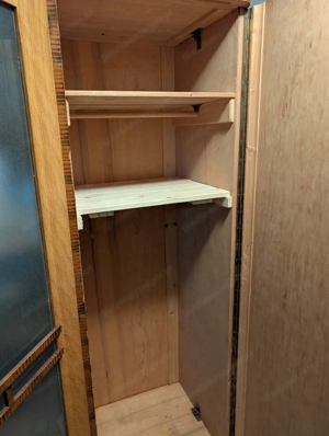 Massiver Holzschrank zu verschenken Bild 6