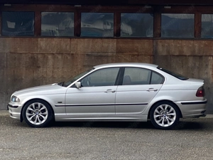 1999 BMW 323i E46 *01 27 PICKERL* Bild 4
